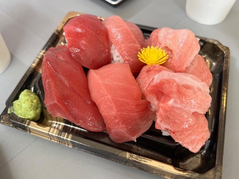 Tsukiji Market Food Tour